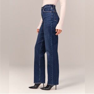 Abercrombie & Fitch Curve Love Ultra High Rise 90s Straight Jean in Dark Wash